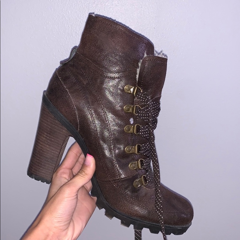 Heel boots